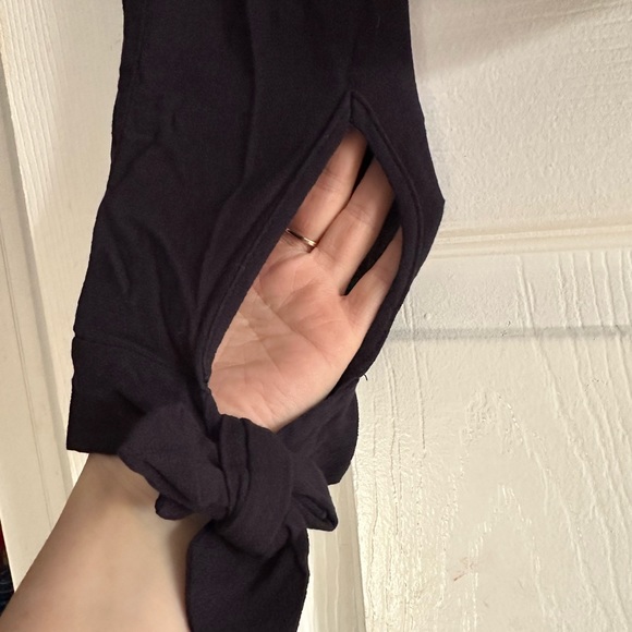 Beautiful navy shirt 👚 - Picture 5 of 6